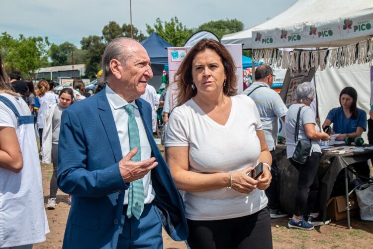 Fernanda Alonso y el Ministro Kohan recorrieron la Feria de la Salud
